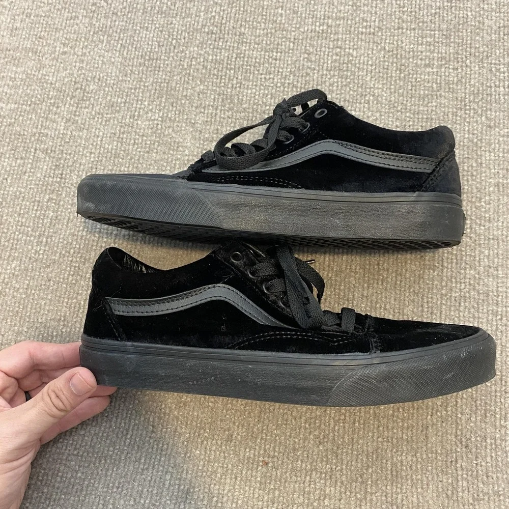 Vans Old Skool Shoes Mens 7.5 Womens 9 Black Velvet Low Top Skate Sneakers